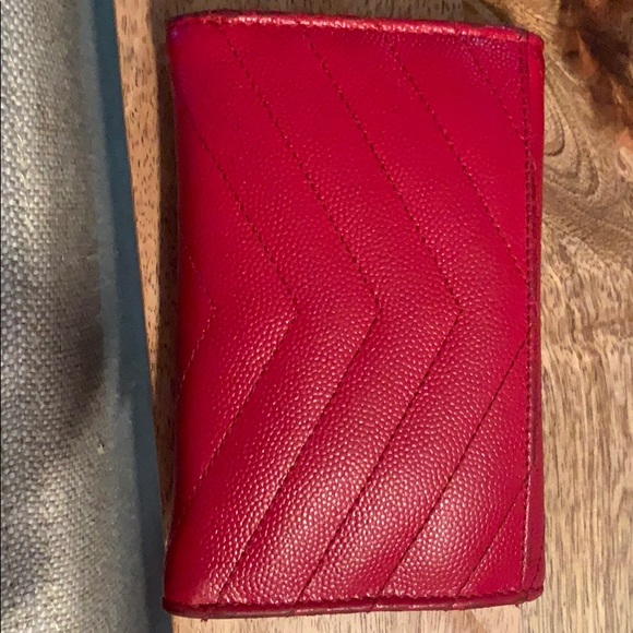 Saint Laurent Monogram Compact Wallet - Picture 5 of 11